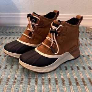 Sorel Kids Boots in Brown and Black